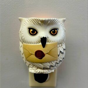 New in box, Scentsy Hedwig Wall Wax Warmer